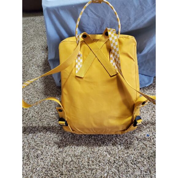 Fjällräven Kånken Classic Backpack - Ochre Yellow | Iconic Swedish Design - Picture 4 of 6